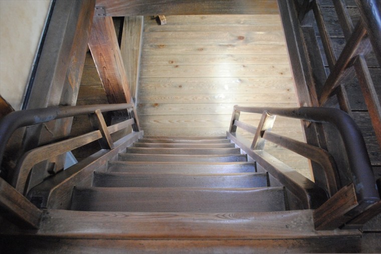 高知城の天守閣の階段