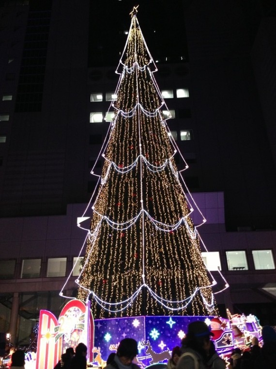 梅田スカイビルのクリスマスツリー