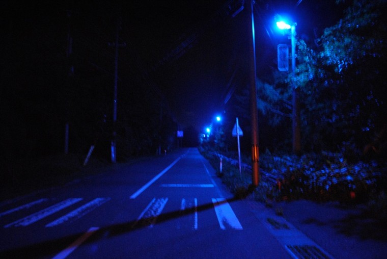 青森県の青い街灯