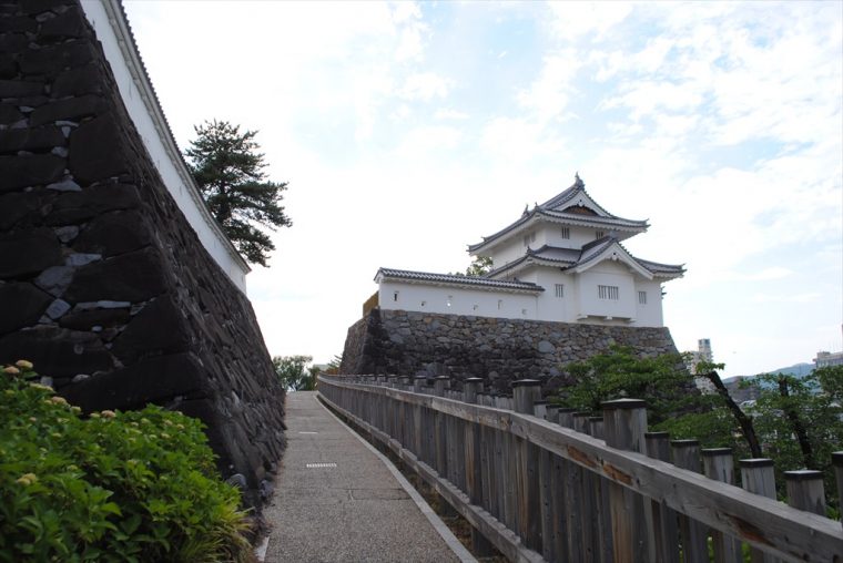 舞鶴城公園の石垣