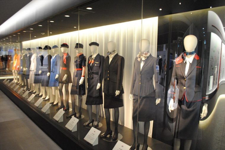 JALのCAの制服の歴史