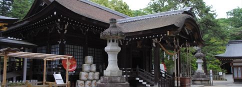 武田神社の本堂
